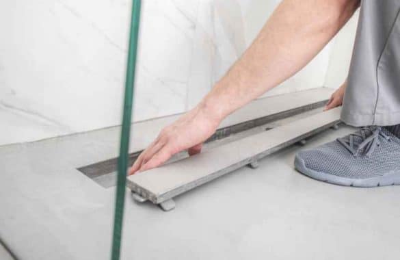Douche bouchée avec siphon inaccessible : que faire ?