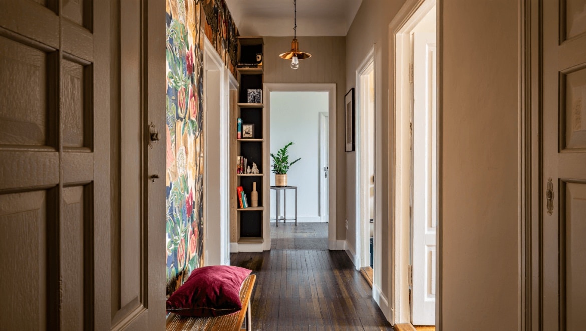 17 idées pour décorer un couloir