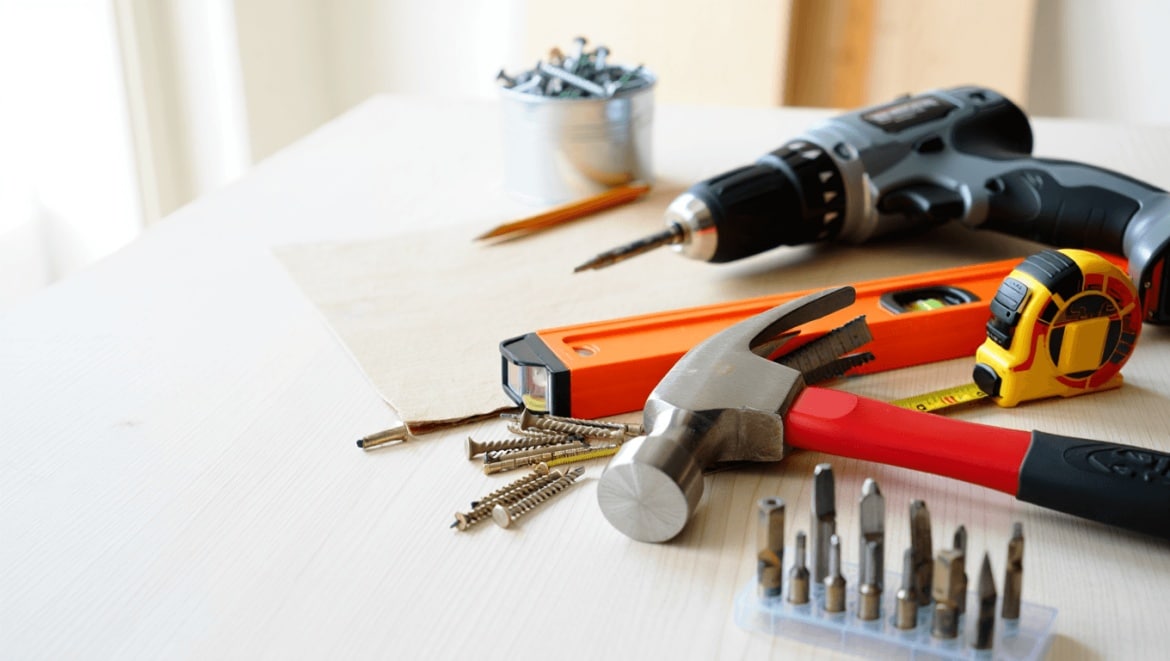 I’ve got DIY renovation plans, and these are the game changing tools and gadgets I’m adding to my kit in preparation (and they’re all under £30)