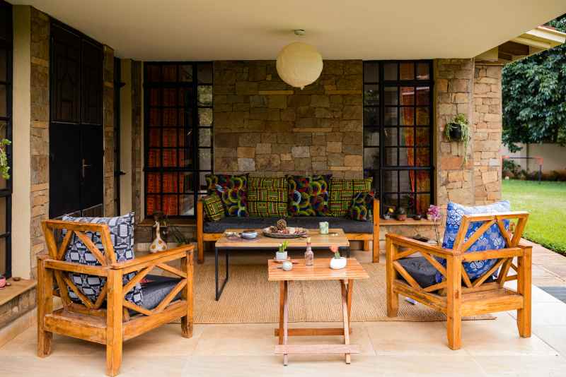 Le salon de jardin en teck : l’élégance naturelle pour un extérieur design ENOstudio