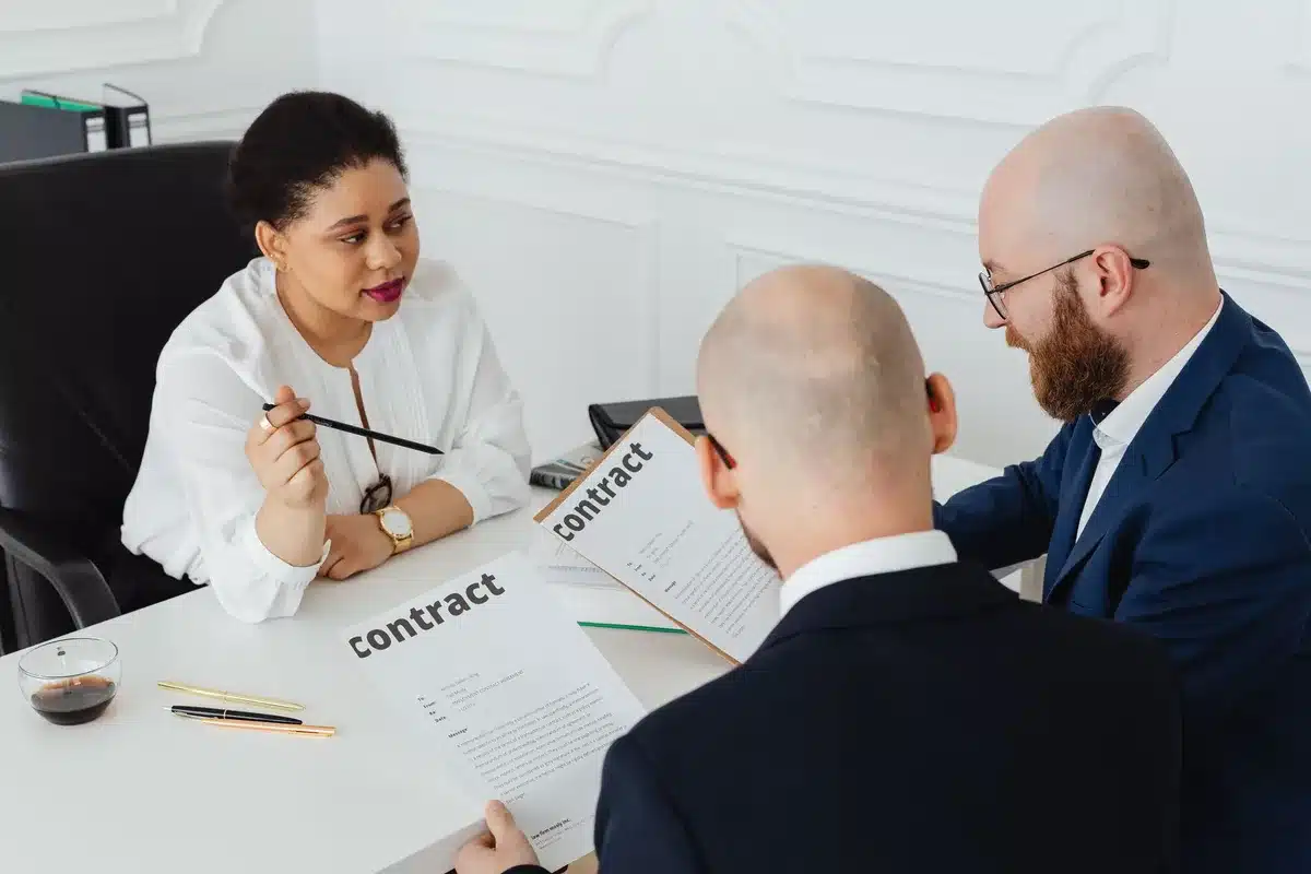 Contrat de location et documents à vérifier avant signature