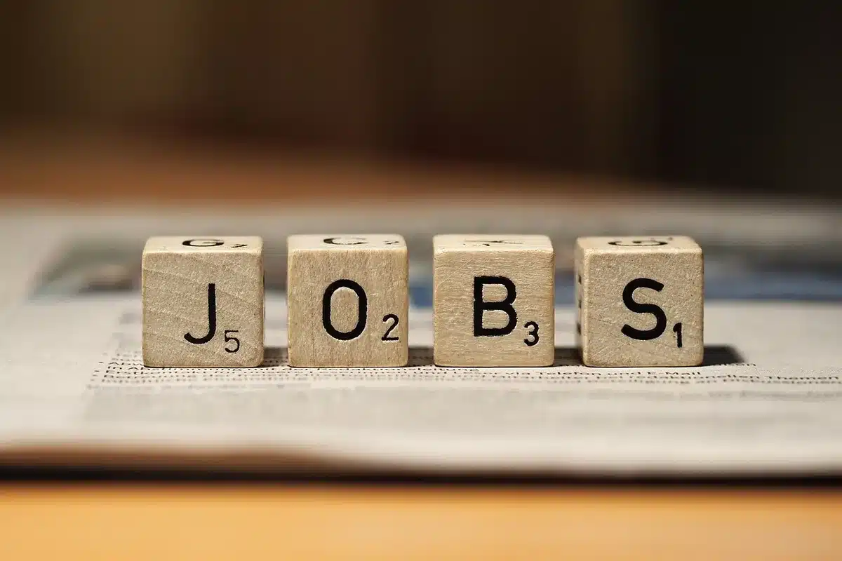 Dossier avec justificatifs : certificat médical et courrier de l'employeur