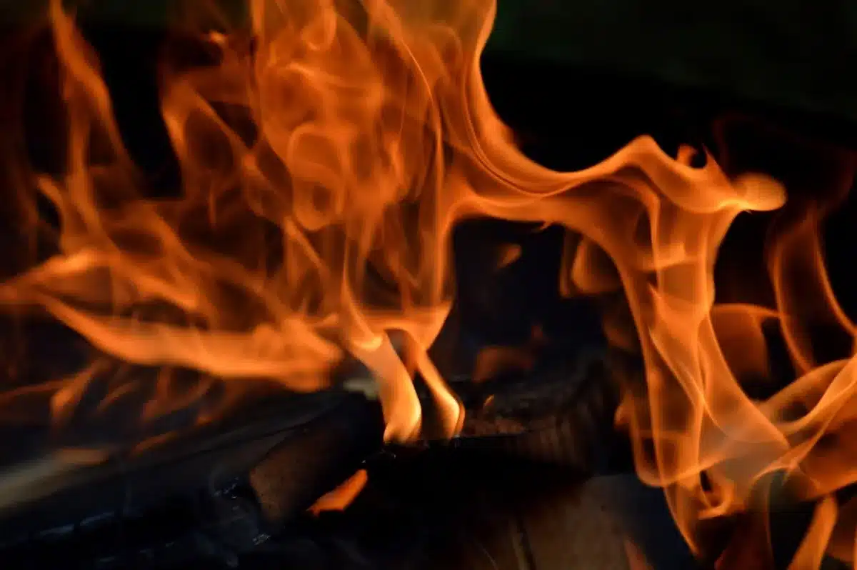 Exemple de porte coupe‑feu intérieure entre deux pièces